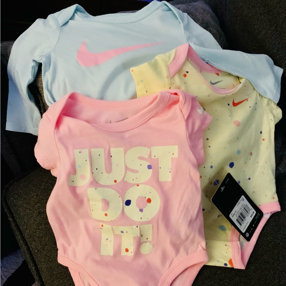 Set of 3 Nike onesies NWT Size 3 Month